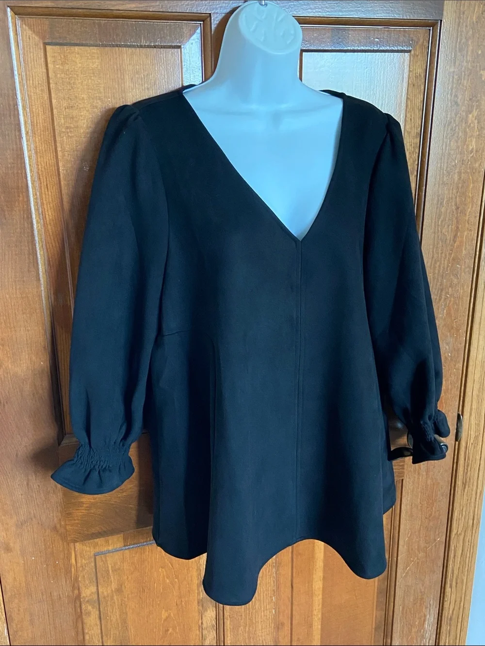 Tuckernuck Pomander Place Blouse Blouse Ruffle Cuff Vegan Black Size Large
